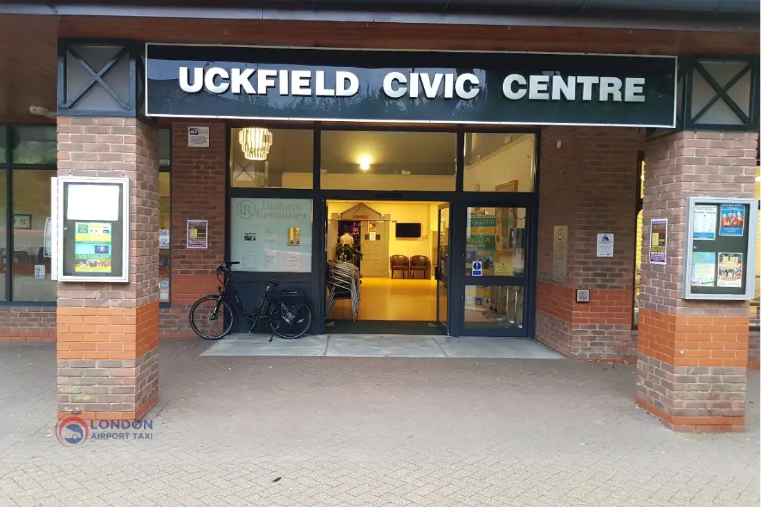 Uckfield to Gatwick Airport taxi via A27/A23